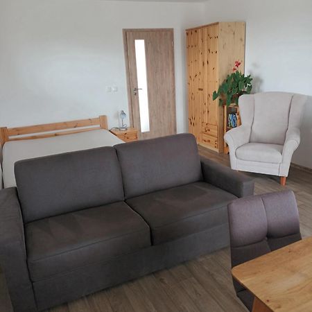 Penzion Na Samotach Apartment Йндрихув Храдец Екстериор снимка