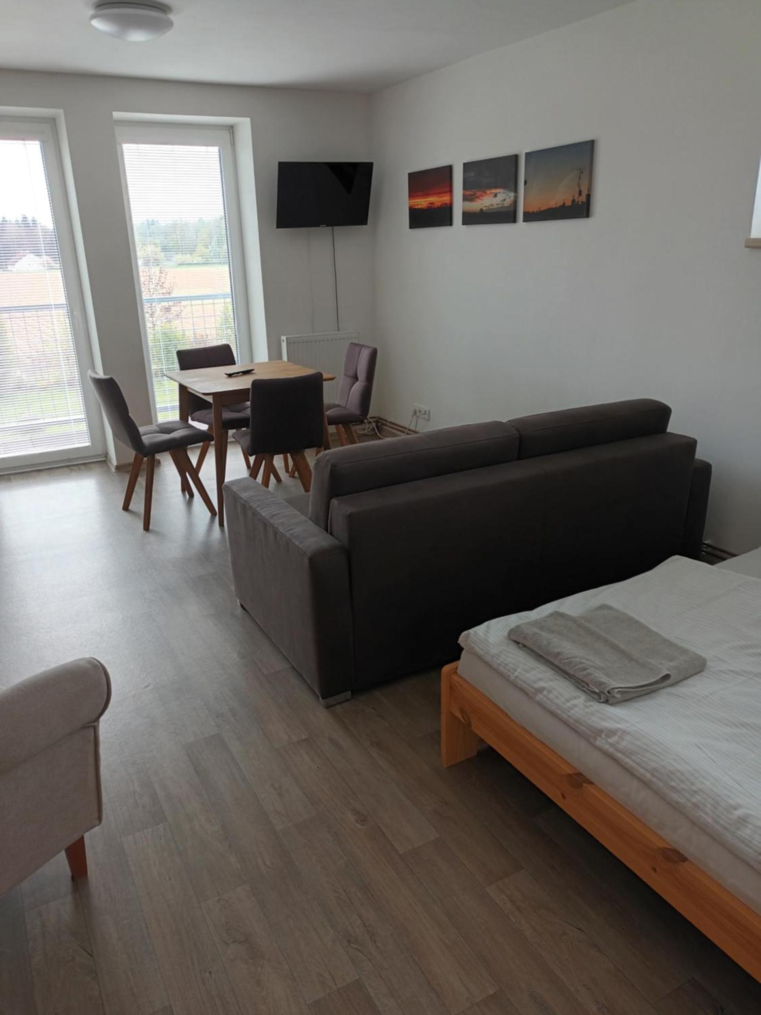Penzion Na Samotach Apartment Йндрихув Храдец Екстериор снимка
