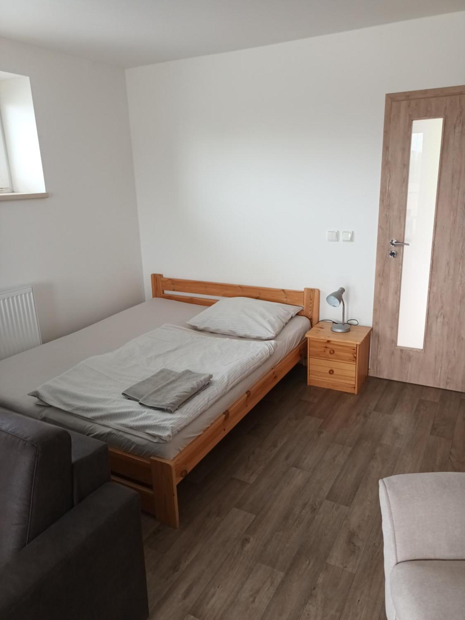 Penzion Na Samotach Apartment Йндрихув Храдец Екстериор снимка