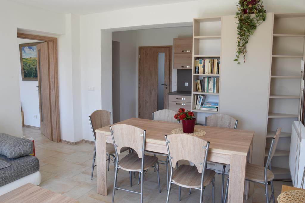 Penzion Na Samotach Apartment Йндрихув Храдец Екстериор снимка