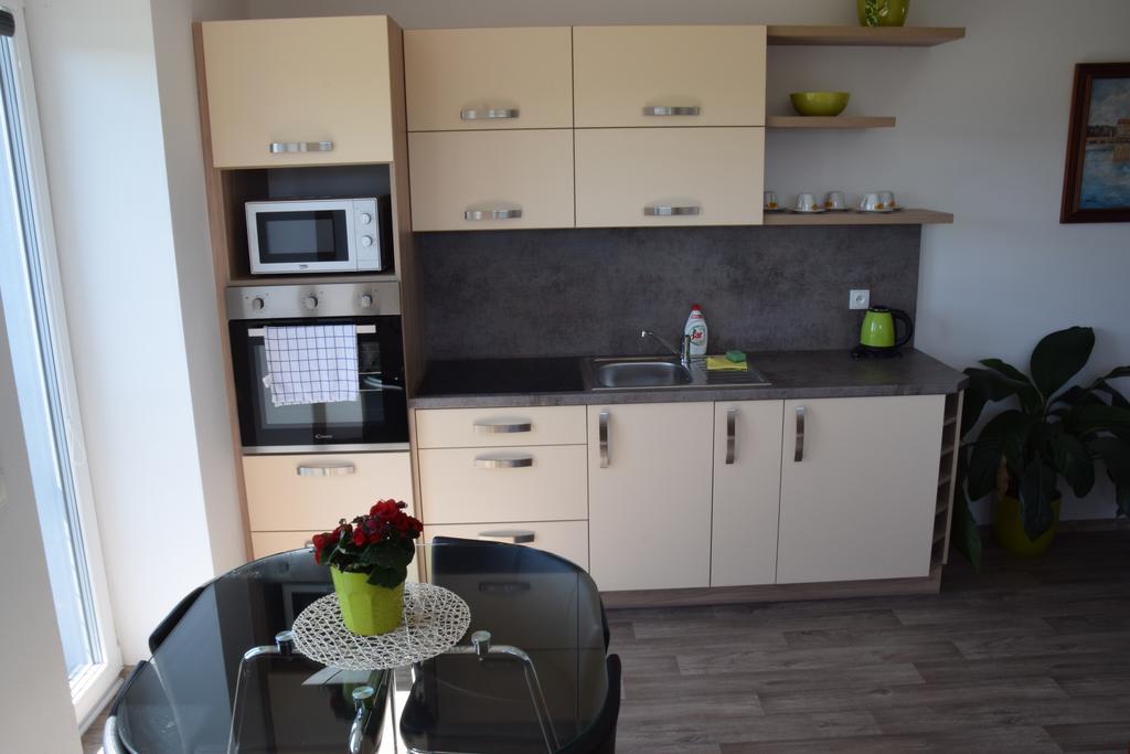 Penzion Na Samotach Apartment Йндрихув Храдец Екстериор снимка