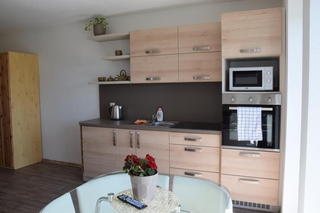 Penzion Na Samotach Apartment Йндрихув Храдец Екстериор снимка